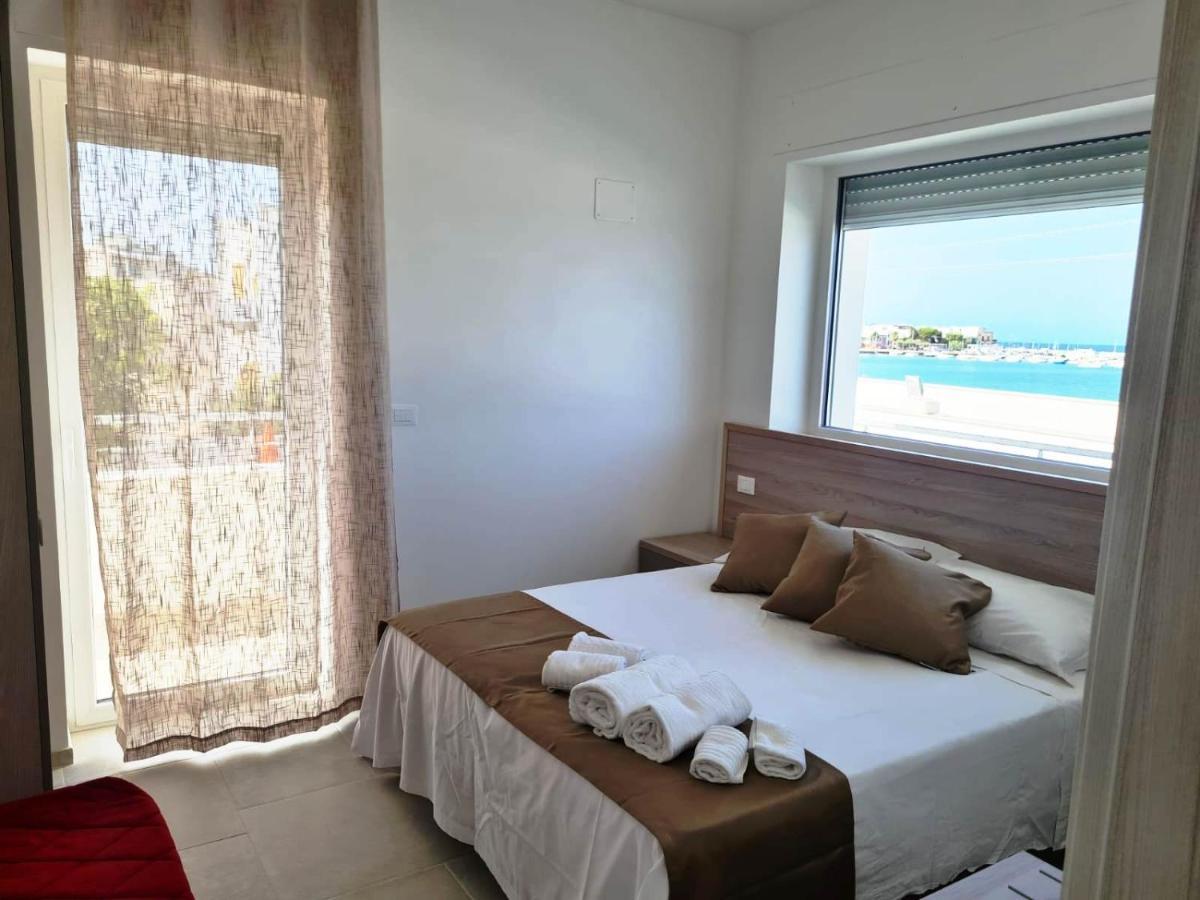 B&B A Un Passo Dal Mare Torre Canne Ngoại thất bức ảnh